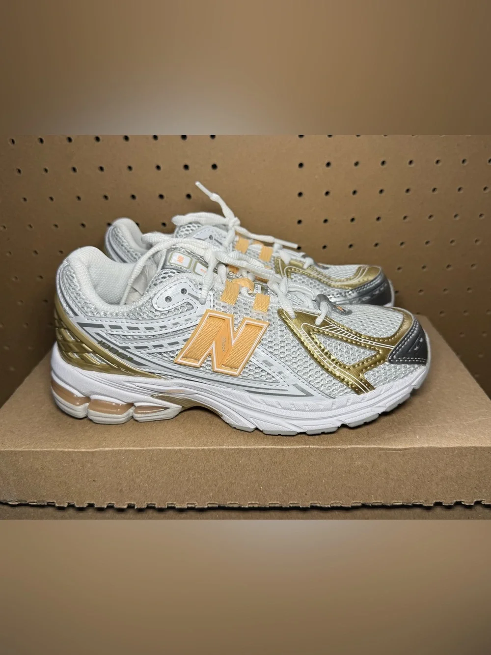 New Balance 1906R Sneakers Size 4.5 Youth